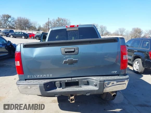 ✅ 2007 Chevrolet Silverado 1500 LTZ • VIN: 2GCEK13Y371690431 • Lot: 41407104. Listed on IAAI with 256,746 mi. Free auction sales archive from the USA and detailed vehicle history report at DreamBid. Image 17.