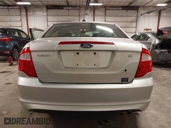 ✅ 2012 Ford Fusion SE • VIN: 3FAHP0HA5CR310151 • Lot: 43555561. Wystawiony na IAAI z przebiegiem 91 978 mil. Bezpłatny archiwum sprzedaży aukcyjnych z USA i szczegółowy raport historii pojazdu na DreamBid. Zdjęcie 17.