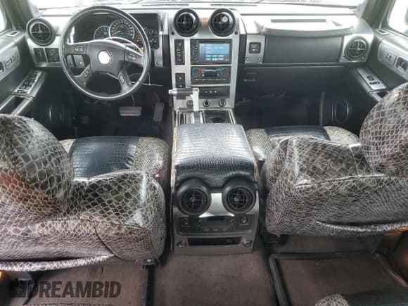 ✅ 2005 Hummer H2 SUT • VIN: 5GRGN22UX5H105194 • Лот: 59896735. Опубликован ранее на Copart с пробегом 170 926 миль. Бесплатный доступ к архиву аукционных продаж из США и подробный отчёт об истории автомобиля на DreamBid. Изображение 8.