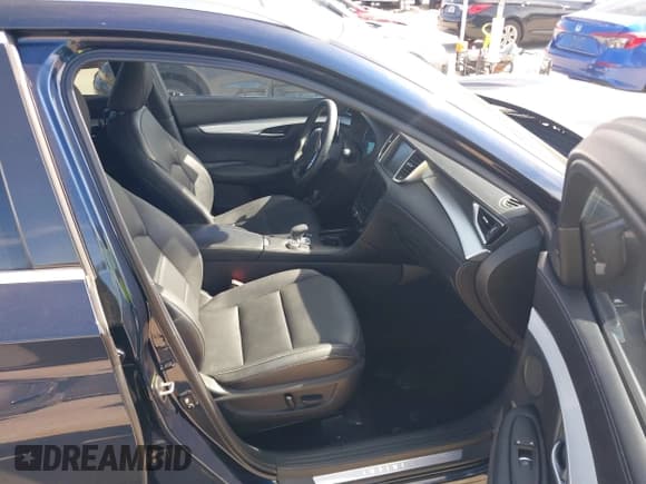 ✅ 2019 Infiniti QX50 Essential • VIN: 3PCAJ5M1XKF131104 • Lot: 41452545. Wystawiony na IAAI z przebiegiem 113 271 mil. Bezpłatny archiwum sprzedaży aukcyjnych z USA i szczegółowy raport historii pojazdu na DreamBid. Zdjęcie 5.