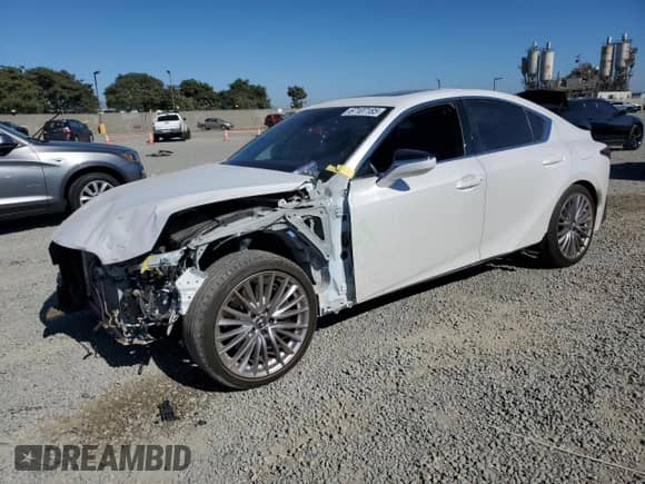 2024 Lexus IS 300 z VIN JTHDA1D28R5129215, wystawiony jako Copart lot #67107185 z przebiegiem 4 359 mil mil oraz Szkoda całkowita • Salvage title. Historia ofert i sprzedaży dostępna na DreamBid. Obrazek 1.