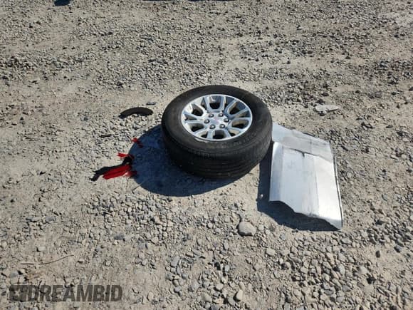 ✅ 2018 GMC Yukon XL SLT • VIN: 1GKS2GKC4JR185786 • Lot: 71130145. Listed on Copart with 132,850 mi. Free auction sales archive from the USA and detailed vehicle history report at DreamBid. Image 13.