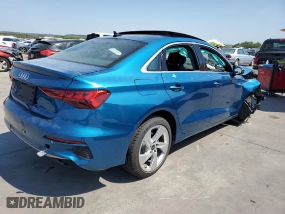 ✅ 2022 Audi A3 Premium • VIN: WAUAUDGY8NA103550 • Lot: 63208433. Wystawiony na Copart z przebiegiem Nie podano. Bezpłatny archiwum sprzedaży aukcyjnych z USA i szczegółowy raport historii pojazdu na DreamBid. Zdjęcie 3.