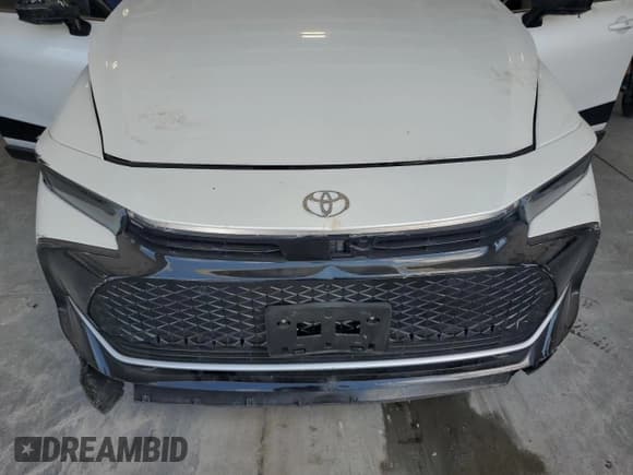 ✅ 2024 Toyota Crown Platinum • VIN: JTDAFAAFXR3008677 • Lot: 69305625. Listed on Copart with 6,911 mi. Free auction sales archive from the USA and detailed vehicle history report at DreamBid. Image 11.