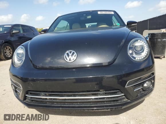 ✅ 2019 Volkswagen Beetle S • VIN: 3VW5DAAT0KM506188 • Lot: 66106495. Wystawiony na Copart z przebiegiem 42 623 mil. Bezpłatny archiwum sprzedaży aukcyjnych z USA i szczegółowy raport historii pojazdu na DreamBid. Zdjęcie 5.