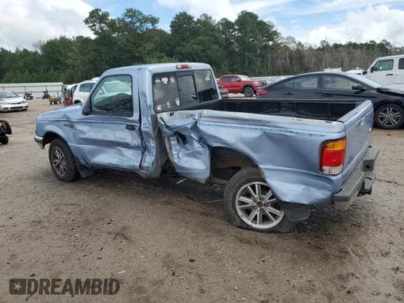 ✅ 1998 Ford Ranger XL • VIN: 1FTYR10C7WUA46998 • Lot: 82241625. Listed on Copart with 134,670 mi. Free auction sales archive from the USA and detailed vehicle history report at DreamBid. Image 2.