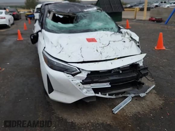 ✅ 2025 Nissan Sentra SR • VIN: 3N1AB8DV4SY336443 • Lot: 85915505. Wystawiony na Copart z przebiegiem 12 618 mil. Bezpłatny archiwum sprzedaży aukcyjnych z USA i szczegółowy raport historii pojazdu na DreamBid. Zdjęcie 13.