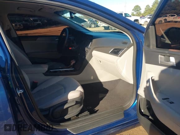 ✅ 2016 Hyundai Sonata SE • VIN: 5NPE24AF4GH386798 • Лот: 40932721. Опубликован ранее на IAAI с пробегом 115 895 миль. Бесплатный доступ к архиву аукционных продаж из США и подробный отчёт об истории автомобиля на DreamBid. Изображение 5.