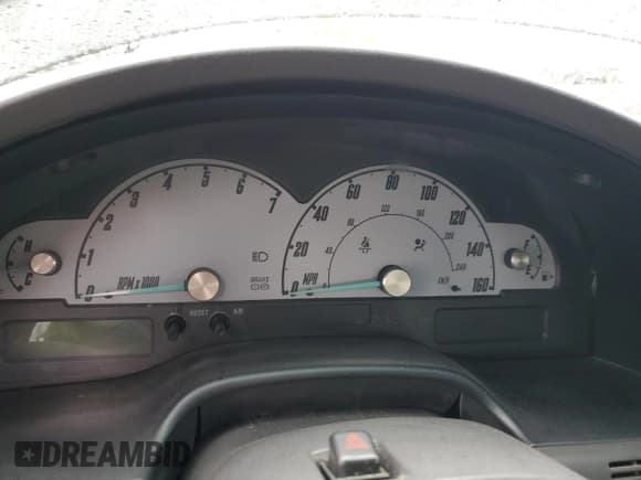 ✅ 2002 Ford Thunderbird Hardtop Premium • VIN: 1FAHP60A52Y119814 • Lot: 82621765. Wystawiony na Copart z przebiegiem Nie podano. Bezpłatny archiwum sprzedaży aukcyjnych z USA i szczegółowy raport historii pojazdu na DreamBid. Zdjęcie 9.