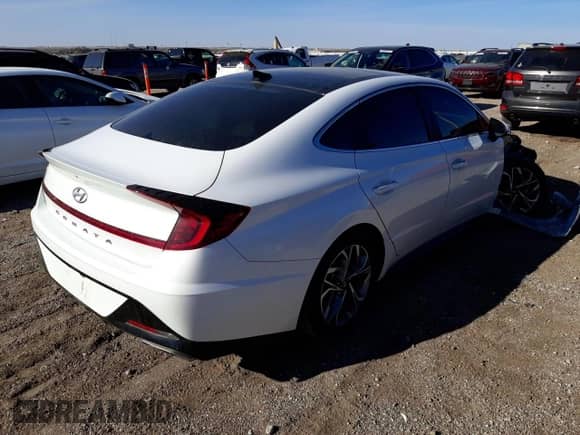 2020 Hyundai Sonata SEL с VIN 5NPEF4JA5LH035322, выставлен на аукционе Copart как лот 65686372 с пробегом 20 472 миль миль и . История ставок и продаж доступна на DreamBid. Изображение 4.