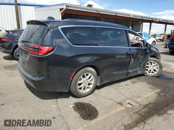 ✅ 2022 Chrysler Pacifica Touring L • VIN: 2C4RC1BG1NR139386 • Lot: 71640005. Listed on Copart with 83,650 mi. Free auction sales archive from the USA and detailed vehicle history report at DreamBid. Image 3.