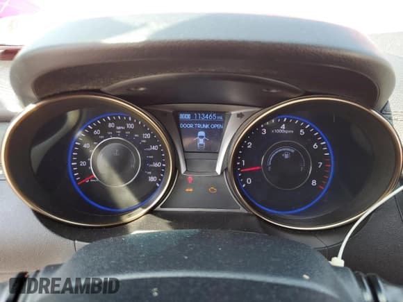 ✅ 2013 Hyundai Genesis Coupe R-Spec • VIN: KMHHU6KJ9DU111818 • Lot: 50524205. Wystawiony na Copart z przebiegiem 113 465 mil. Bezpłatny archiwum sprzedaży aukcyjnych z USA i szczegółowy raport historii pojazdu na DreamBid. Zdjęcie 9.