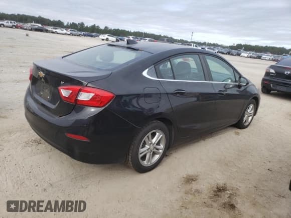 ✅ 2018 Chevrolet Cruze LT • VIN: 1G1BE5SM2J7121766 • Лот: 68550622. Опубликован ранее на Copart с пробегом 99 202 миль. Бесплатный доступ к архиву аукционных продаж из США и подробный отчёт об истории автомобиля на DreamBid. Изображение 3.