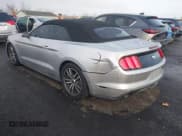 ✅ 2017 Ford Mustang EcoBoost Premium • VIN: 1FATP8UH2H5292830 • Lot: 43760390. Wystawiony na IAAI z przebiegiem 101 769 mil. Bezpłatny archiwum sprzedaży aukcyjnych z USA i szczegółowy raport historii pojazdu na DreamBid. Zdjęcie 3.