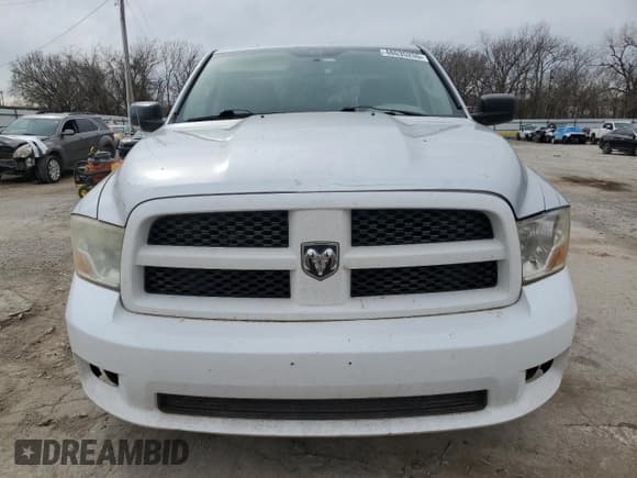 ✅ 2009 Dodge 1500 SLT • VIN: 1D3HB18P09S793216 • Lot: 48635255. Wystawiony na Copart z przebiegiem 202 182 mil. Bezpłatny archiwum sprzedaży aukcyjnych z USA i szczegółowy raport historii pojazdu na DreamBid. Zdjęcie 5.