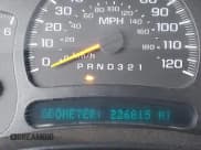 ✅ 2005 Chevrolet Silverado 2500HD LS • VIN: 1GCHK23U45F813790 • Lot: 41425184. Wystawiony na IAAI z przebiegiem 226 815 mil. Bezpłatny archiwum sprzedaży aukcyjnych z USA i szczegółowy raport historii pojazdu na DreamBid. Zdjęcie 15.