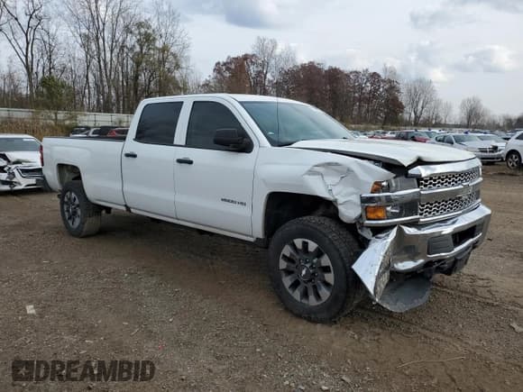 ✅ 2019 Chevrolet Silverado 2500HD Work Truck • VIN: 1GC1CREG7KF262555 • Lot: 77646504. Wystawiony na Copart z przebiegiem 186 115 mil. Bezpłatny archiwum sprzedaży aukcyjnych z USA i szczegółowy raport historii pojazdu na DreamBid. Zdjęcie 4.