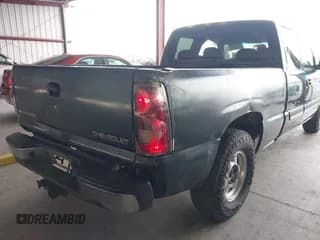 ✅ 2004 Chevrolet Silverado 1500 LS • VIN: 2GCEC19V941165119 • Lot: 43511653. Wystawiony na IAAI z przebiegiem 290 329 mil. Bezpłatny archiwum sprzedaży aukcyjnych z USA i szczegółowy raport historii pojazdu na DreamBid. Zdjęcie 6.