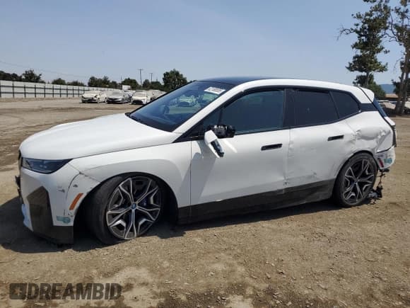 ✅ 2024 BMW iX M60 • VIN: WB533CF09RCR65525 • Лот: 62188555. Опубликован ранее на Copart с пробегом 3 789 миль. Бесплатный доступ к архиву аукционных продаж из США и подробный отчёт об истории автомобиля на DreamBid. Изображение 1.