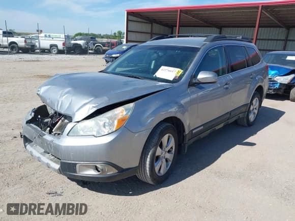 ✅ 2010 Subaru Outback Limited • VIN: 4S4BRCJC4A3372381 • Lot: 42276617. Wystawiony na IAAI z przebiegiem 178 291 mil. Bezpłatny archiwum sprzedaży aukcyjnych z USA i szczegółowy raport historii pojazdu na DreamBid. Zdjęcie 2.