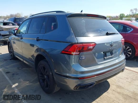 ✅ 2024 Volkswagen Tiguan SE R-Line Black • VIN: 3VVCB7AX2RM010794 • Lot: 41894596. Wystawiony na IAAI z przebiegiem 25 136 mil. Bezpłatny archiwum sprzedaży aukcyjnych z USA i szczegółowy raport historii pojazdu na DreamBid. Zdjęcie 3.