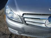 ✅ 2013 Mercedes-Benz C 250 • VIN: WDDGJ4HB7DG059283 • Lot: 41729557. Wystawiony na IAAI z przebiegiem 119 419 mil. Bezpłatny archiwum sprzedaży aukcyjnych z USA i szczegółowy raport historii pojazdu na DreamBid. Zdjęcie 6.