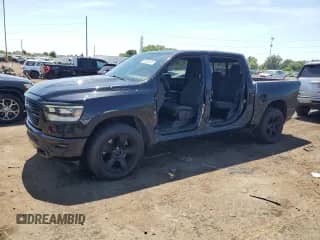 2020 Ram 1500 Big Horn z VIN 1C6SRFFT6LN327830, wystawiony jako Copart lot #66018805 z przebiegiem 117 380 mil mil oraz Szkoda całkowita • Salvage title. Historia ofert i sprzedaży dostępna na DreamBid. Obrazek 1.
