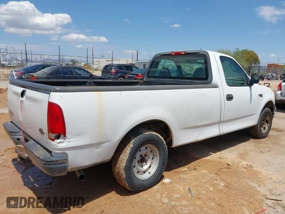 ✅ 2003 Ford F-150 XL • VIN: 1FTRF17283NB19683 • Lot: 42769268. Listed on IAAI with 231,316 mi. Free auction sales archive from the USA and detailed vehicle history report at DreamBid. Image 4.