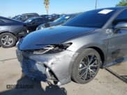 ✅ 2025 Toyota Camry LE • VIN: 4T1DBADK2SU510631 • Lot: 41969244. Wystawiony na IAAI z przebiegiem 10 039 mil. Bezpłatny archiwum sprzedaży aukcyjnych z USA i szczegółowy raport historii pojazdu na DreamBid. Zdjęcie 6.