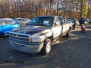 ✅ 1997 Dodge 1500 • VIN: 1B7HC13YXVJ586953 • Lot: 43641900. Wystawiony na IAAI z przebiegiem 198 114 mil. Bezpłatny archiwum sprzedaży aukcyjnych z USA i szczegółowy raport historii pojazdu na DreamBid. Zdjęcie 2.