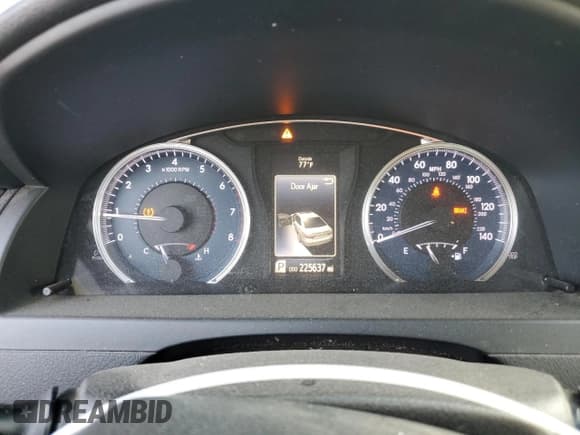 ✅ 2016 Toyota Camry SE • VIN: 4T1BF1FK8GU533752 • Lot: 89557335. Listed on Copart with 225,637 mi. Free auction sales archive from the USA and detailed vehicle history report at DreamBid. Image 9.