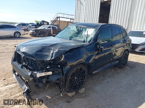 ✅ 2024 BMW X3 M • VIN: 5YM13EC09R9T58542 • Lot: 43461554. Wystawiony na IAAI z przebiegiem Nie podano. Bezpłatny archiwum sprzedaży aukcyjnych z USA i szczegółowy raport historii pojazdu na DreamBid. Zdjęcie 6.