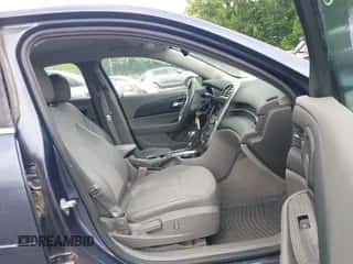 2015 Chevrolet Malibu LT z VIN 1G11C5SL9FF235771, wystawiony jako IAAI lot #39303861 z przebiegiem 109 571 mil mil oraz . Historia ofert i sprzedaży dostępna na DreamBid. Obrazek 5.