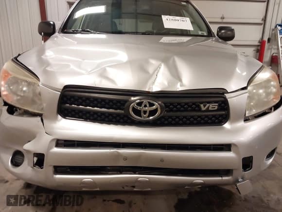 ✅ 2007 Toyota RAV4 • VIN: JTMBK33VX76024907 • Lot: 42880707. Listed on IAAI with 197,327 mi. Free auction sales archive from the USA and detailed vehicle history report at DreamBid. Image 6.