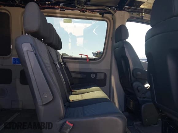 ✅ 2012 Mercedes-Benz Sprinter Passenger • VIN: WDZPE7CC1C5646024 • Lot: 42619520. Wystawiony na IAAI z przebiegiem 322 684 mil. Bezpłatny archiwum sprzedaży aukcyjnych z USA i szczegółowy raport historii pojazdu na DreamBid. Zdjęcie 8.