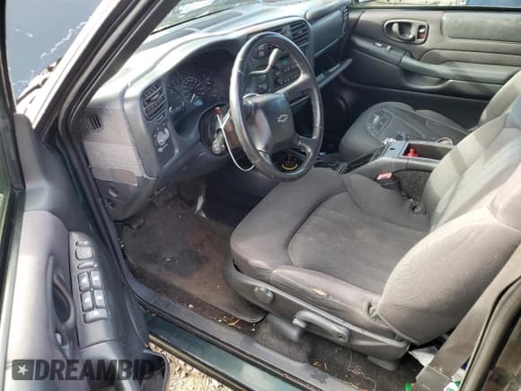 ✅ 2003 Chevrolet Blazer LS • VIN: 1GNDT13X43K162107 • Lot: 74463044. Wystawiony na Copart z przebiegiem 203 004 mil. Bezpłatny archiwum sprzedaży aukcyjnych z USA i szczegółowy raport historii pojazdu na DreamBid. Zdjęcie 8.