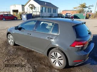 ✅ 2019 Volkswagen Golf SE • VIN: WVWKR7AU6KW914861 • Lot: 43623239. Wystawiony na IAAI z przebiegiem 19 428 mil. Bezpłatny archiwum sprzedaży aukcyjnych z USA i szczegółowy raport historii pojazdu na DreamBid. Zdjęcie 3.