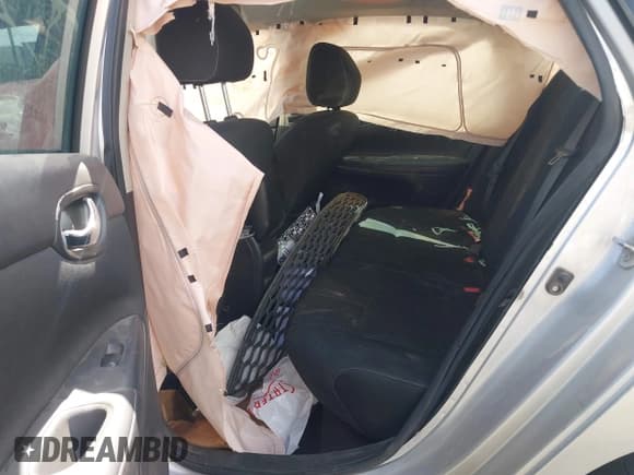 ✅ 2016 Nissan Sentra S • VIN: 3N1AB7AP2GY319289 • Lot: 43415872. Wystawiony na IAAI z przebiegiem Nie podano. Bezpłatny archiwum sprzedaży aukcyjnych z USA i szczegółowy raport historii pojazdu na DreamBid. Zdjęcie 8.