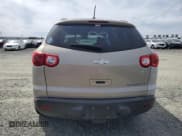 ✅ 2010 Chevrolet Traverse 1LT • VIN: 1GNLRFED4AJ268988 • Lot: 71664964. Wystawiony na Copart z przebiegiem 179 777 mil. Bezpłatny archiwum sprzedaży aukcyjnych z USA i szczegółowy raport historii pojazdu na DreamBid. Zdjęcie 6.
