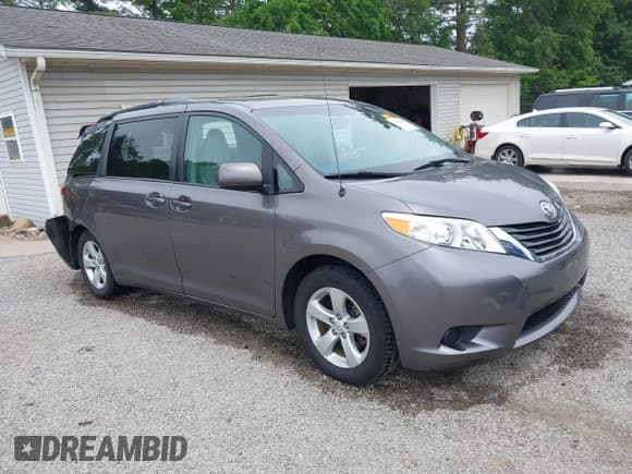 ✅ 2014 Toyota Sienna LE AAS • VIN: 5TDKK3DC8ES422689 • Lot: 42306029. Listed on IAAI with 41,627 mi. Free auction sales archive from the USA and detailed vehicle history report at DreamBid. Image 1.