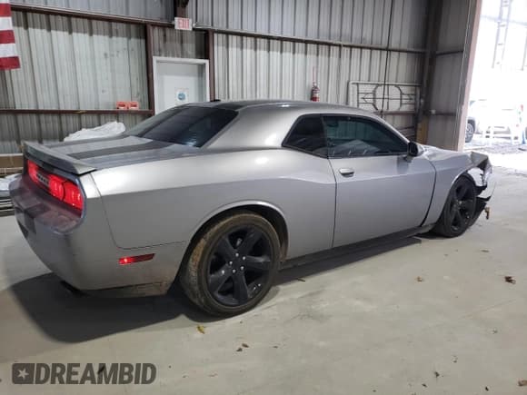 ✅ 2014 Dodge Challenger R/T Classic • VIN: 2C3CDYBT1EH143263 • Lot: 81531194. Wystawiony na Copart z przebiegiem 120 830 mil. Bezpłatny archiwum sprzedaży aukcyjnych z USA i szczegółowy raport historii pojazdu na DreamBid. Zdjęcie 3.