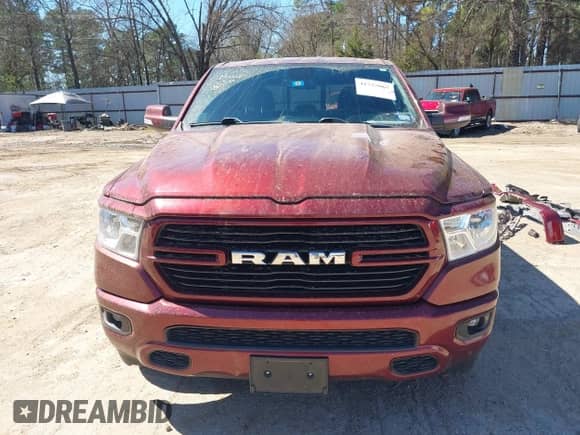 2020 Ram 1500 Big Horn z VIN 1C6SRFFT6LN110360, wystawiony jako IAAI lot #41725067 z przebiegiem 163 905 mil mil oraz . Historia ofert i sprzedaży dostępna na DreamBid. Obrazek 13.