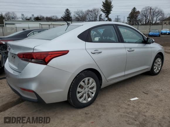 ✅ 2019 Hyundai Accent SE • VIN: 3KPC24A37KE083038 • Лот: 45576095. Опубликован ранее на Copart с пробегом 67 285 миль. Бесплатный доступ к архиву аукционных продаж из США и подробный отчёт об истории автомобиля на DreamBid. Изображение 3.
