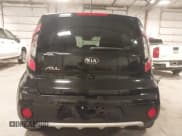 ✅ 2019 Kia Soul + • VIN: KNDJP3A5XK7668524 • Lot: 43655308. Wystawiony na IAAI z przebiegiem 80 692 mil. Bezpłatny archiwum sprzedaży aukcyjnych z USA i szczegółowy raport historii pojazdu na DreamBid. Zdjęcie 17.