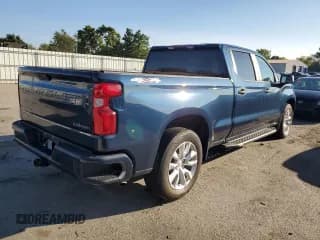 ✅ 2021 Chevrolet Silverado 1500 Custom • VIN: 3GCPYBEK0MG161964 • Lot: 69578144. Wystawiony na Copart z przebiegiem 22 251 mil. Bezpłatny archiwum sprzedaży aukcyjnych z USA i szczegółowy raport historii pojazdu na DreamBid. Zdjęcie 3.