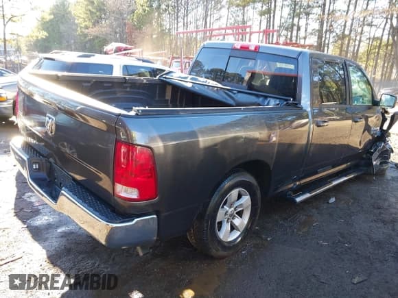 ✅ 2019 Ram 1500 SLT • VIN: 1C6RR6TT6KS722254 • Lot: 41323636. Wystawiony na IAAI z przebiegiem 100 087 mil. Bezpłatny archiwum sprzedaży aukcyjnych z USA i szczegółowy raport historii pojazdu na DreamBid. Zdjęcie 4.