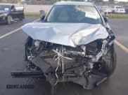 ✅ 2025 Toyota Corolla Cross L • VIN: 7MUAAAAG9SV145854 • Lot: 43713390. Wystawiony na IAAI z przebiegiem 3 767 mil. Bezpłatny archiwum sprzedaży aukcyjnych z USA i szczegółowy raport historii pojazdu na DreamBid. Zdjęcie 6.