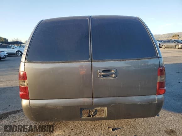 ✅ 2000 Chevrolet Suburban LS • VIN: 3GNFK16TXYG151101 • Лот: 44826315. Опубликован ранее на Copart с пробегом 177 060 миль. Бесплатный доступ к архиву аукционных продаж из США и подробный отчёт об истории автомобиля на DreamBid. Изображение 6.