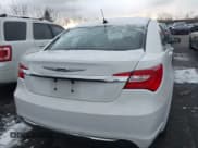 ✅ 2012 Chrysler 200 Touring • VIN: 1C3CCBBB2CN160648 • Lot: 43631538. Wystawiony na IAAI z przebiegiem 130 436 mil. Bezpłatny archiwum sprzedaży aukcyjnych z USA i szczegółowy raport historii pojazdu na DreamBid. Zdjęcie 17.