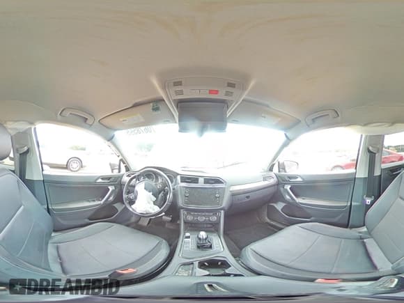 ✅ 2018 Volkswagen Tiguan SEL • VIN: 3VV3B7AX8JM109303 • Лот: 70678595. Опубликован ранее на Copart с пробегом 145 427 миль. Бесплатный доступ к архиву аукционных продаж из США и подробный отчёт об истории автомобиля на DreamBid. Изображение 16.